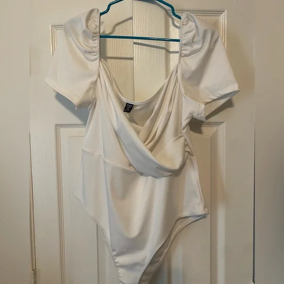 WHITE WRAP BODYSUIT- SZ 2XL - Picture 5 of 8